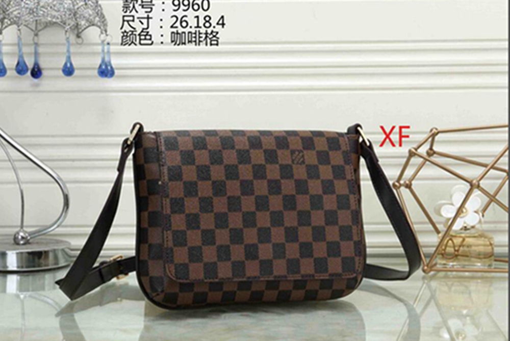 2020 Ladies fashion zipper crossbody bag Luxurys Designers Bag high quality design style chain shoulder bag leather ladies handbag 03
2020 Ladies fashion zipper crossbody bag Luxurys Designers Bag high quality design style chain shoulder bag leather ladies handbag 03