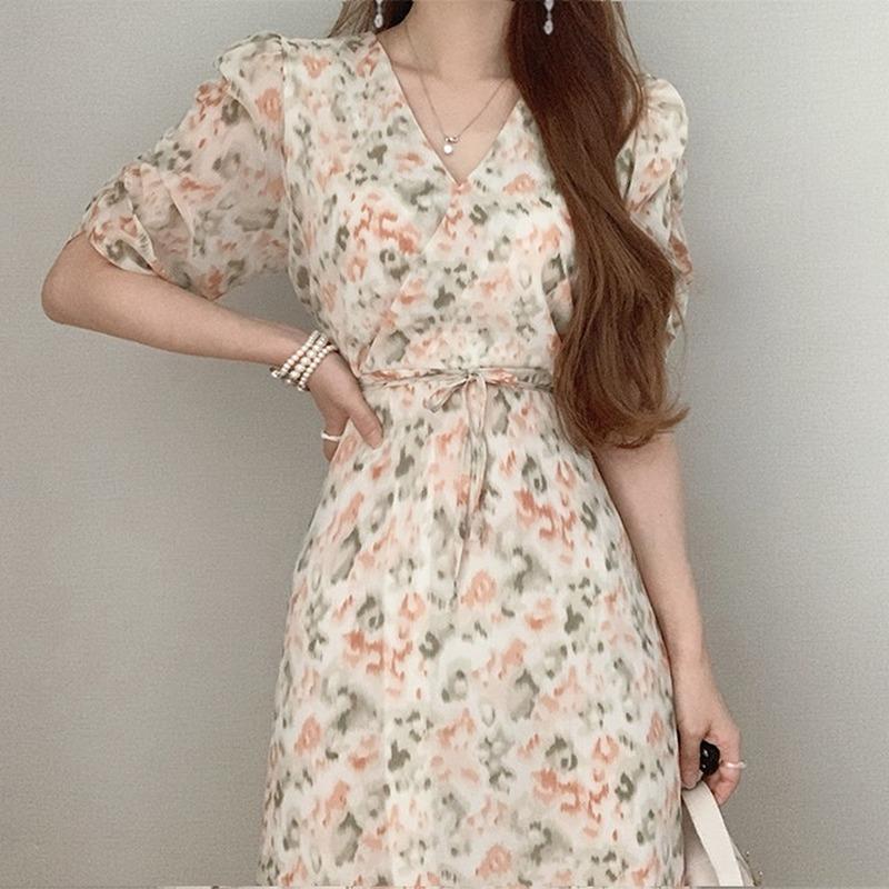 Casual Dresses 2022 Summer Women Long Dress Vintage Chiffon V-neck Bubble Sleeve Floral Elegant High Waist Vestido 14534, Black;gray
Casual Dresses 2022 Summer Women Long Dress Vintage Chiffon V-neck Bubble Sleeve Floral Elegant High Waist Vestido 14534, Black;gray