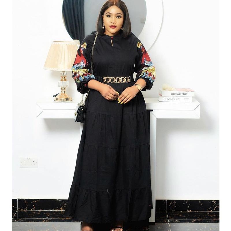 2021 New African Dresses For Women Spring And Summer African Women Long Sleeve Printing Long Maxi Dress Clothing No Belt
2021 New African Dresses For Women Spring And Summer African Women Long Sleeve Printing Long Maxi Dress Clothing No Belt