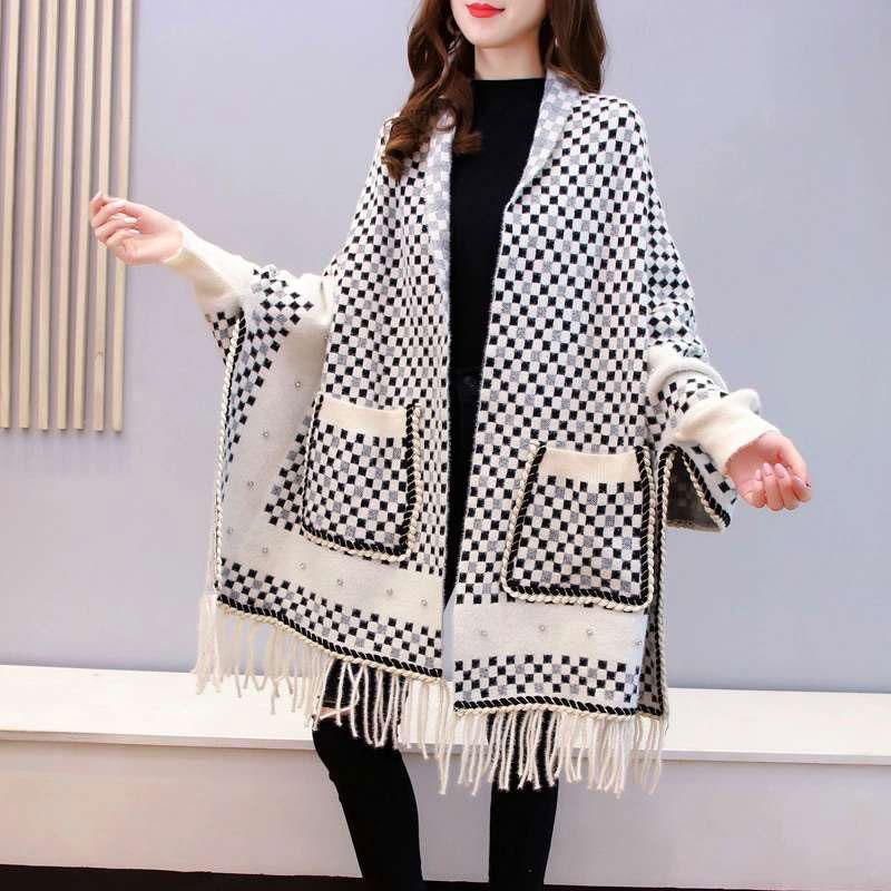 Scarves Fashion Winter Women Pearl Soft Mink Velvet Plaid Shawl With Sleeves Knit Exquisite Pocket Warm Sweater Tassel Poncho Cape
Scarves Fashion Winter Women Pearl Soft Mink Velvet Plaid Shawl With Sleeves Knit Exquisite Pocket Warm Sweater Tassel Poncho Cape
