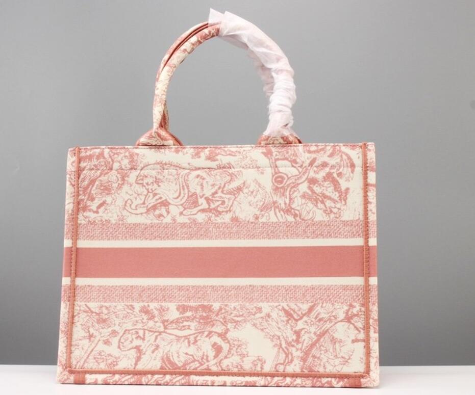 luxurys designer bags lady large-capacity handbags Paris handbags fashion retro ethnic style canvas handmade printed pattern handbag, Lavender
luxurys designer bags lady large-capacity handbags Paris handbags fashion retro ethnic style canvas handmade printed pattern handbag, Lavender