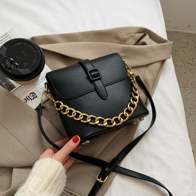 SWDF Luxury PU Leather Chain Crossbody Bags For Women 2021 Vintage Flap Shoulder Bag Women Messenger Bag Ladies Handbag Bolsas
SWDF Luxury PU Leather Chain Crossbody Bags For Women 2021 Vintage Flap Shoulder Bag Women Messenger Bag Ladies Handbag Bolsas