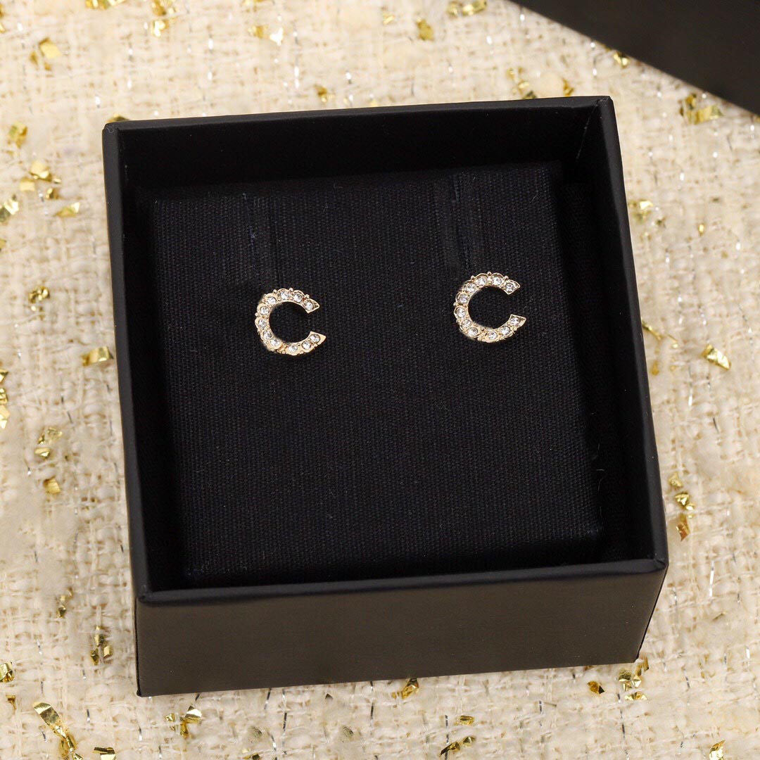 2022 Top quality gold plated color plated charm dangle stud earring with diamond for women wedding jewelry gift have stamp velet box PS4928, Golden
2022 Top quality gold plated color plated charm dangle stud earring with diamond for women wedding jewelry gift have stamp velet box PS4928, Golden