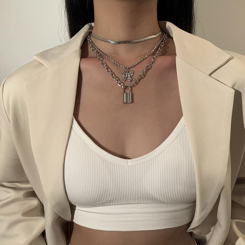 TIMEONLY Fashion Layers Snake Chain Chokers Shiny Rhinestone Butterfly Gold Lock Pendant Necklaces for Women Gift Jewelry
TIMEONLY Fashion Layers Snake Chain Chokers Shiny Rhinestone Butterfly Gold Lock Pendant Necklaces for Women Gift Jewelry