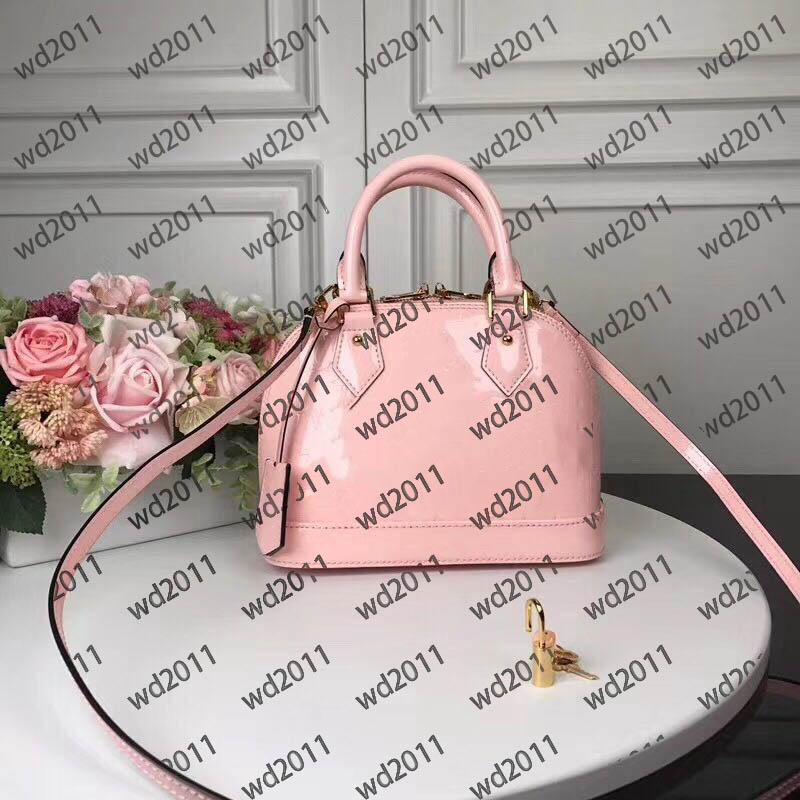 TOP quality women patent leather Flower Embossed shell Shoulder Bags With Lock handbags Cross body bag, Red
TOP quality women patent leather Flower Embossed shell Shoulder Bags With Lock handbags Cross body bag, Red