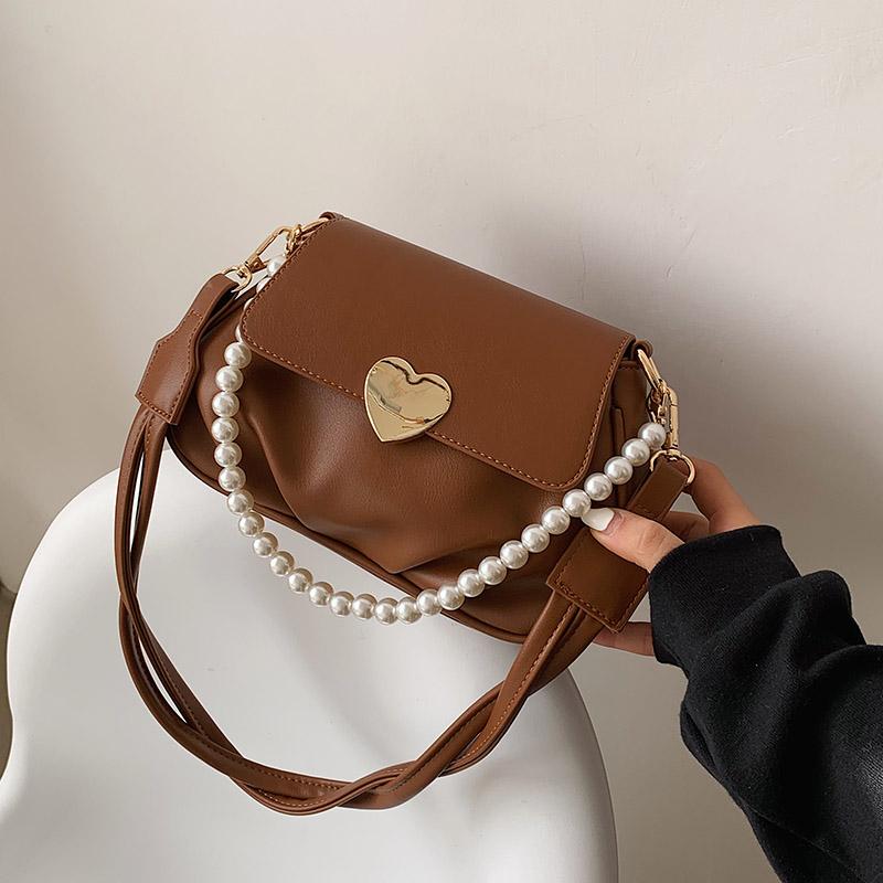 New High-quality Female Shoulder Bag Heart Magnetic Button Popular Tote Woman Shoulder Bag White Pearls PU Leather Crossbody, Purple
New High-quality Female Shoulder Bag Heart Magnetic Button Popular Tote Woman Shoulder Bag White Pearls PU Leather Crossbody, Purple