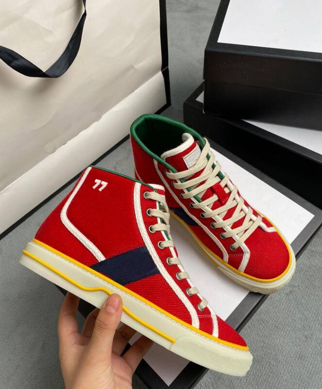 2020 Top new sports Casual shoes,Designer men women,spring and Autumn leather casual shoes man Ventilation Frenulum Diamonds ladies shoes m3
2020 Top new sports Casual shoes,Designer men women,spring and Autumn leather casual shoes man Ventilation Frenulum Diamonds ladies shoes m3