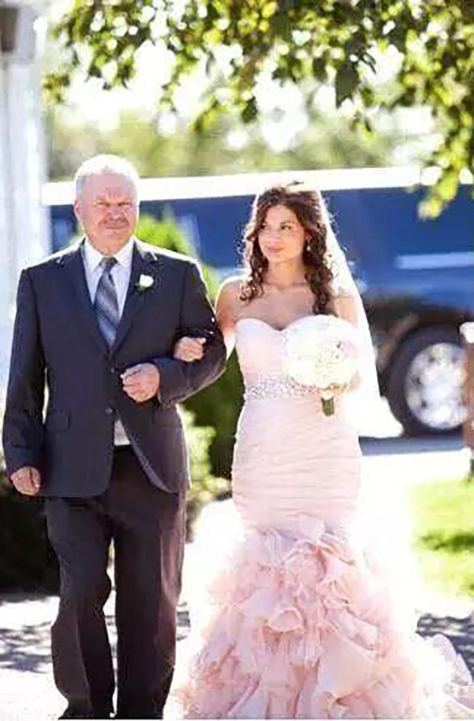 Gorgeous Pink Long Mermaid Dresses Sweetheart Sash Lace Up Ruffles Tieres Skirt Plus Size Spring Graden Bridal Dress Wedding Gowns