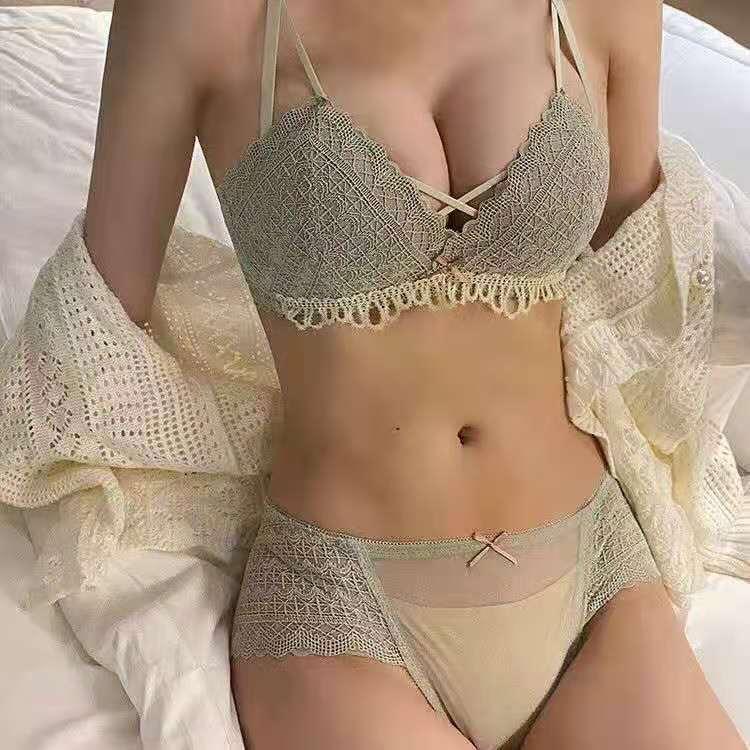 Bra+underwear set sexy adjustable gathered underwear without rims and small chest lace comfortable bra, Gray
Bra+underwear set sexy adjustable gathered underwear without rims and small chest lace comfortable bra, Gray