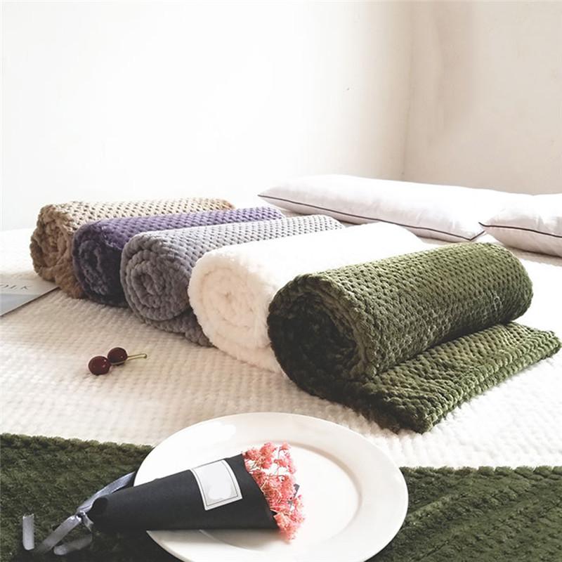 1pc Solid Color Coral Velvet Pineapple Grid Small Blanket Super Warm Soft Sofa / Bed / Travel Super Soft Warm Blanket
1pc Solid Color Coral Velvet Pineapple Grid Small Blanket Super Warm Soft Sofa / Bed / Travel Super Soft Warm Blanket