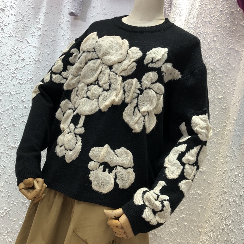 Korean Autumn Winter fashion solid color round collar full sleeve loose embroidered sweater women 201223
