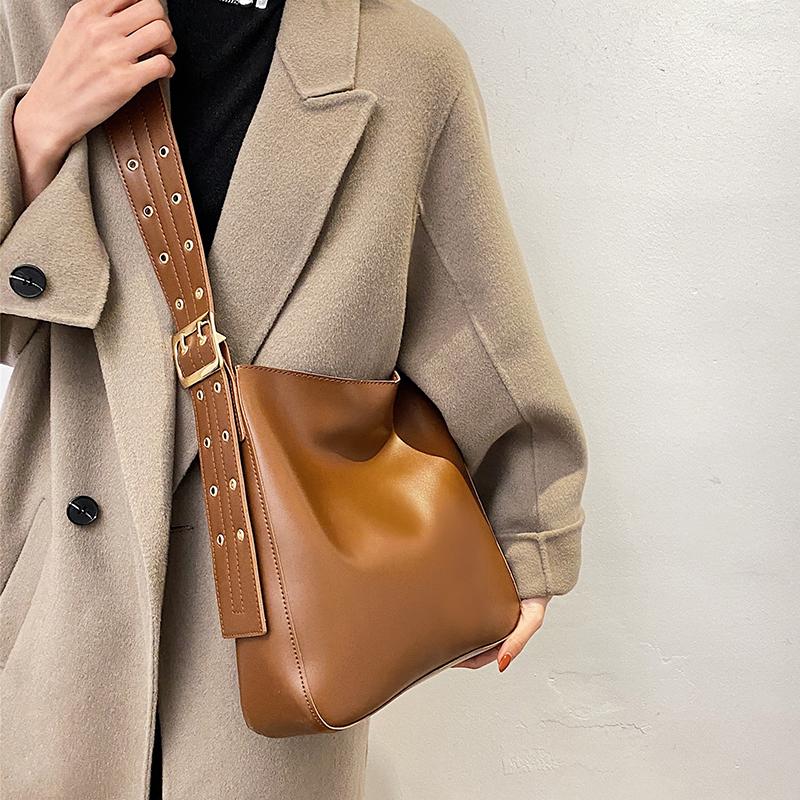 VeryMe Pu Leather Composite Bags For Ladies Large Capacity Bucket Shoulder Bag Classic Luxury Designer Totes Bags bolsos grandes, Black
VeryMe Pu Leather Composite Bags For Ladies Large Capacity Bucket Shoulder Bag Classic Luxury Designer Totes Bags bolsos grandes, Black