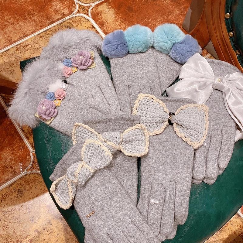 Korean Winter Gloves for Women Cashmere Warm Bowknot Gloves Ladies Full Finger Wool Soft Mitten Touch Screen Driving
Korean Winter Gloves for Women Cashmere Warm Bowknot Gloves Ladies Full Finger Wool Soft Mitten Touch Screen Driving