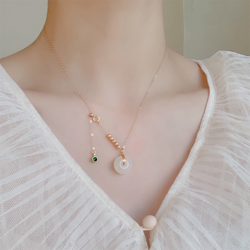 Badu Hetian Bead Necklace Women's Safety Buckle Pendant Clavicle Chain Jade Minority Design Sense Ins Cold Wind, Silver
Badu Hetian Bead Necklace Women's Safety Buckle Pendant Clavicle Chain Jade Minority Design Sense Ins Cold Wind, Silver