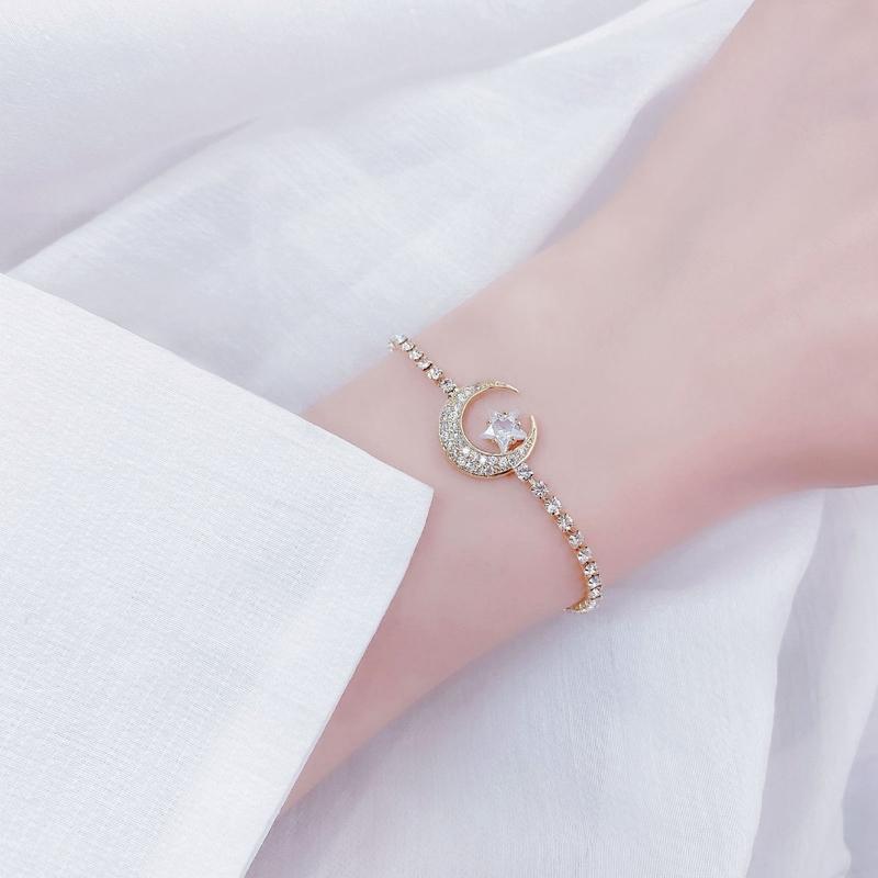 Korea Exquisite Luxury Cubic Zirconia Star And Moon Lucky Bracelet Women 2021 Fashion New Chain Jewelry Gift
Korea Exquisite Luxury Cubic Zirconia Star And Moon Lucky Bracelet Women 2021 Fashion New Chain Jewelry Gift