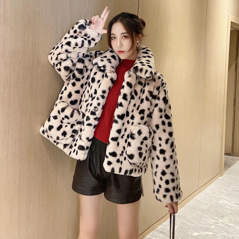 Women New 2021 Autumn Winter Faux Fur Coat Fashion Leopard Print Faux Fur Jacket Female Fake Overcoats Outerwear C143, As pic
Women New 2021 Autumn Winter Faux Fur Coat Fashion Leopard Print Faux Fur Jacket Female Fake Overcoats Outerwear C143, As pic