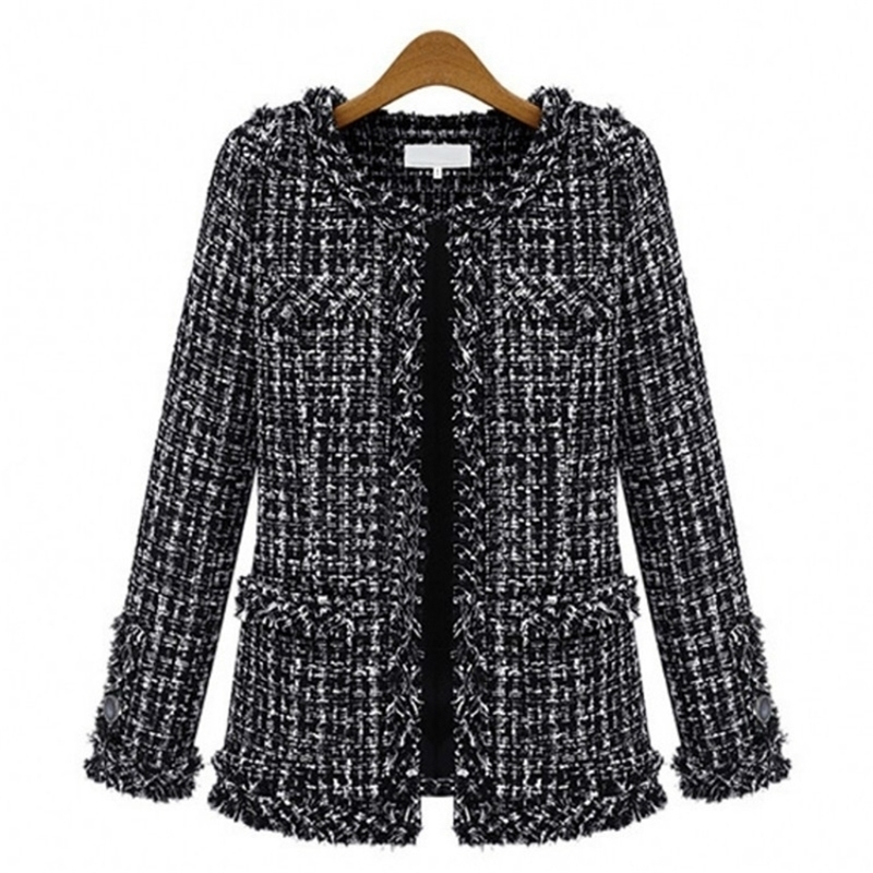 Autumn Winter Black White Plaid Loose Short Coat Women Vintage O Neck Long Sleeve Tassel Tweed Coat Plus Size Ladies Jacket Coat 201216