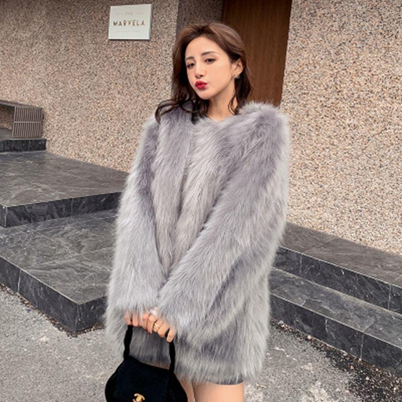 Women 2021 Winter New Fashion Fake Raccoon Fur Coats Female Mid-long Loose Warm Outwears Ladies O-neck Faux Fur Jackets Q584, White
Women 2021 Winter New Fashion Fake Raccoon Fur Coats Female Mid-long Loose Warm Outwears Ladies O-neck Faux Fur Jackets Q584, White