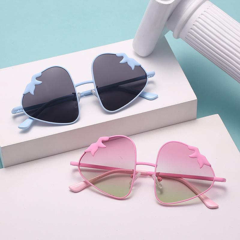 Sunglasses 2021 Children Polarized Strawberry Cartoon Shapes Girl Boy UV400 Goggles Outdoor Kids Summer Beach Holiday Eyewear, Blue
Sunglasses 2021 Children Polarized Strawberry Cartoon Shapes Girl Boy UV400 Goggles Outdoor Kids Summer Beach Holiday Eyewear, Blue