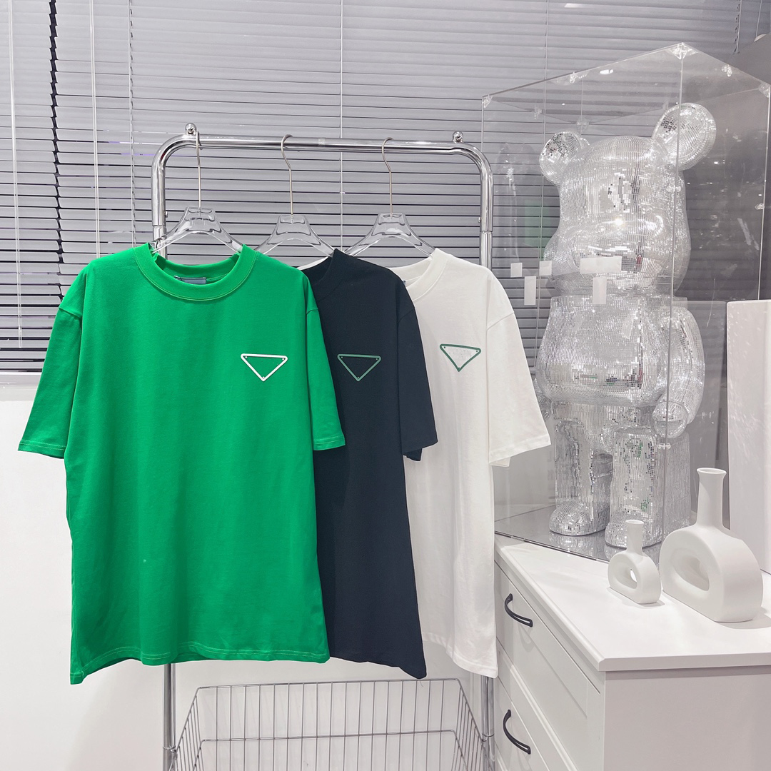 2022 Womens Tshirt Luxury Designers Woman Tops and Tees Fashion Fresh Summer Colors Black white Green Short Sleeves Pullover 2, Silical gel
2022 Womens Tshirt Luxury Designers Woman Tops and Tees Fashion Fresh Summer Colors Black white Green Short Sleeves Pullover 2, Silical gel