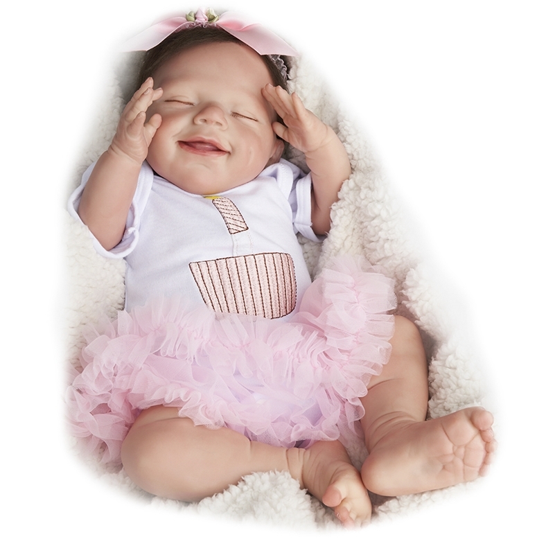 RSG Reborn Baby Doll 20 Inches Lifelike Newborn Sleeping Smile Baby Girl Vinyl Reborn Baby Doll Gift Toy for Children LJ201031
RSG Reborn Baby Doll 20 Inches Lifelike Newborn Sleeping Smile Baby Girl Vinyl Reborn Baby Doll Gift Toy for Children LJ201031