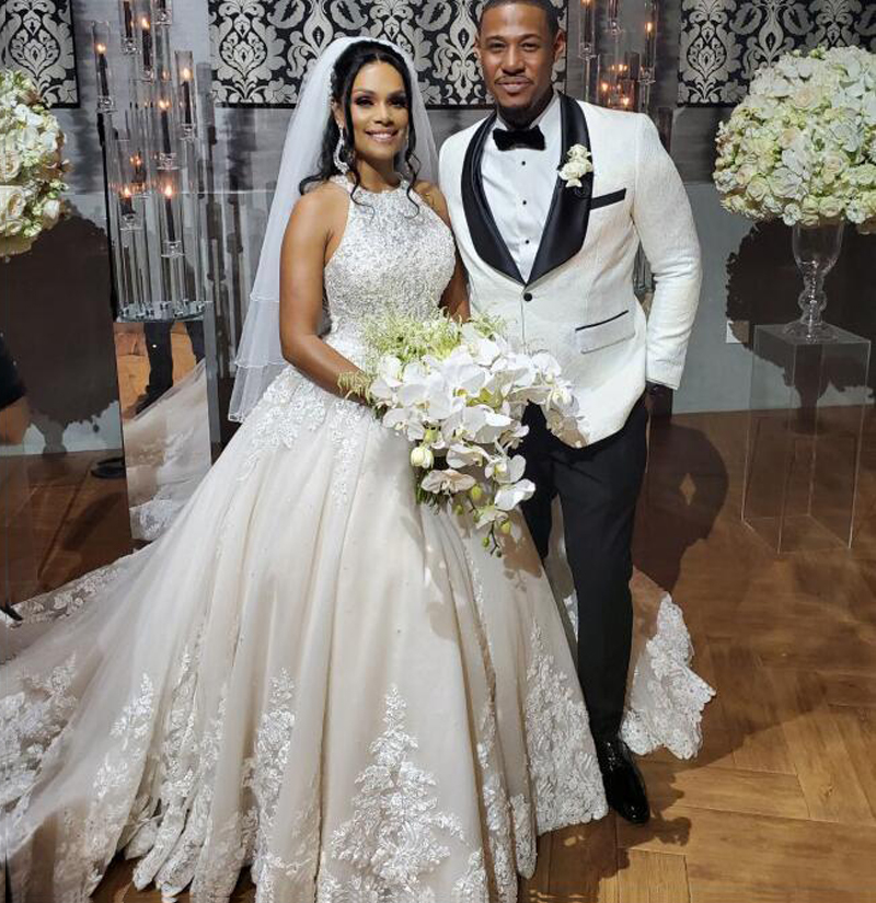 Halter Lace Ball Gown Wedding Dresses 2021 with Appliques Court Train Lace Up Back Tulle Plus Size Birdal Gowns vestidos de novia, Champagne
Halter Lace Ball Gown Wedding Dresses 2021 with Appliques Court Train Lace Up Back Tulle Plus Size Birdal Gowns vestidos de novia, Champagne