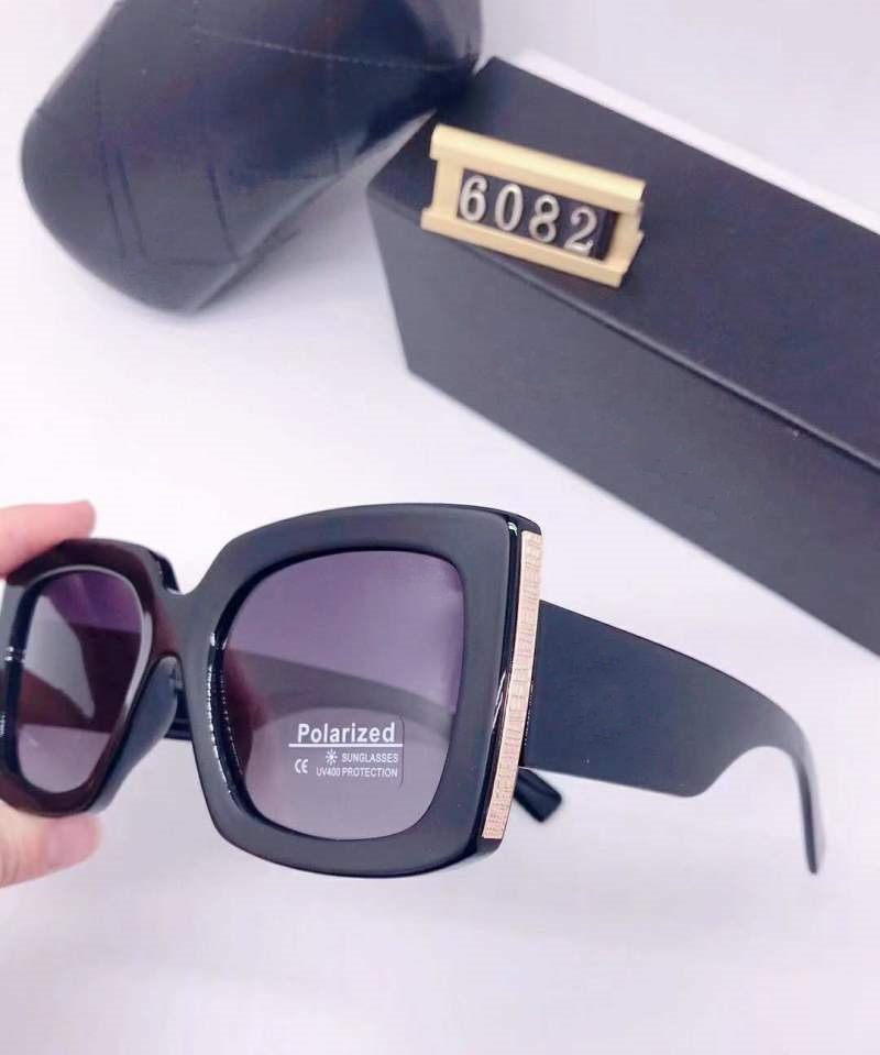 Luxury-New Women Fashion Oversized frame Sunglasses CH4880 Specially designed star glasses Top Quality UV400 Protection Come with box
Luxury-New Women Fashion Oversized frame Sunglasses CH4880 Specially designed star glasses Top Quality UV400 Protection Come with box