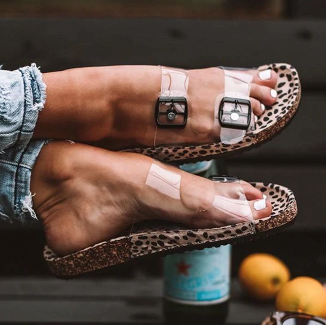 2021 New Women Summer Casual Beach Snake Leopard Print Plus Size Shoes Transparent Flat Bottom Ladies Slippers Byqr, Yellow
2021 New Women Summer Casual Beach Snake Leopard Print Plus Size Shoes Transparent Flat Bottom Ladies Slippers Byqr, Yellow