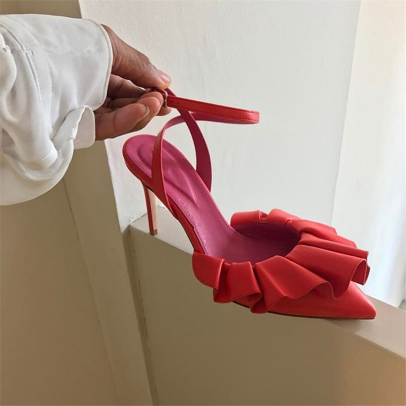 Sexy red frilly female bombs pointed finger of the foot... ruffled ankles... narrow heels... women's shoe slingback, The picture
Sexy red frilly female bombs pointed finger of the foot... ruffled ankles... narrow heels... women's shoe slingback, The picture