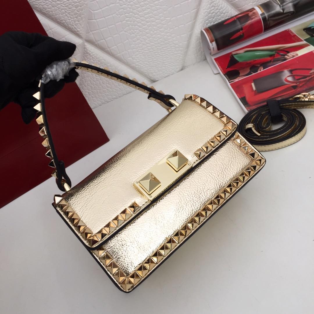Classic 2020 hot sale Fashion Flaps chain bag cowhide Studs rivets bags designer handbags shoulder leather handbag 19x11x7cm
Classic 2020 hot sale Fashion Flaps chain bag cowhide Studs rivets bags designer handbags shoulder leather handbag 19x11x7cm