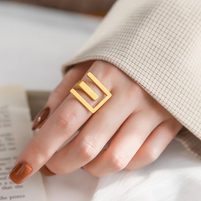 YUN RUO Fashion Exaggerated Letter E Finger Ring Yellow Gold Color Woman Gift Titanium Steel Stainless Steel Jewelry Never Fade1
YUN RUO Fashion Exaggerated Letter E Finger Ring Yellow Gold Color Woman Gift Titanium Steel Stainless Steel Jewelry Never Fade1