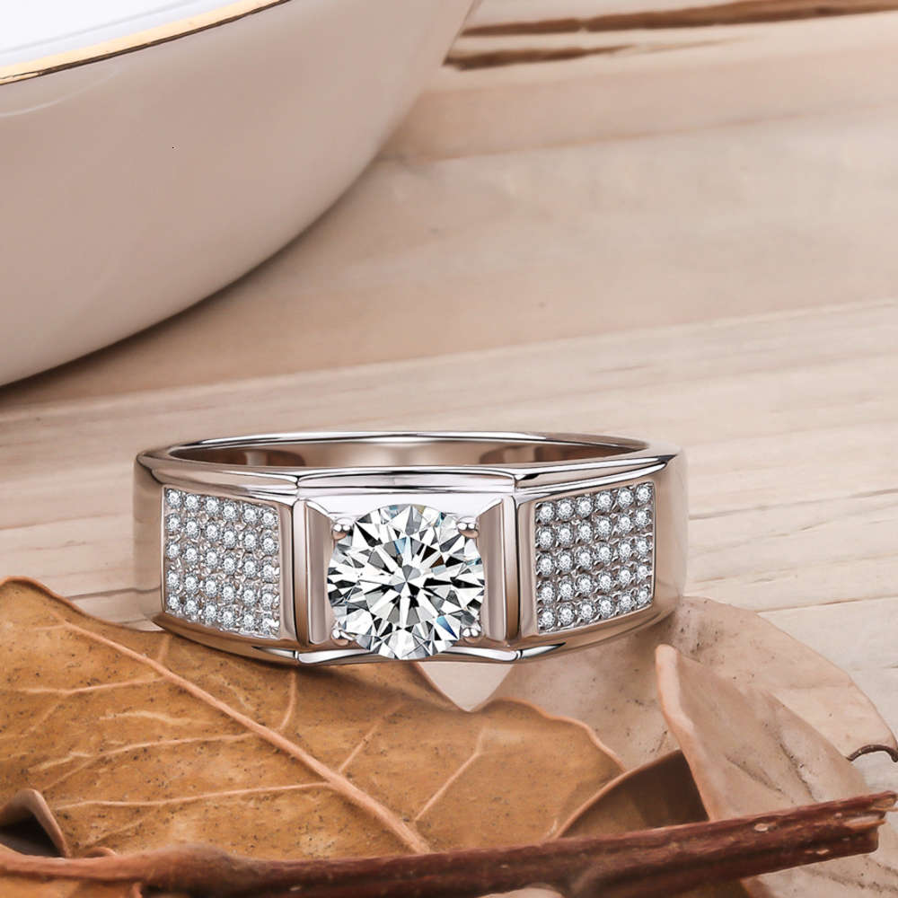 Luxurys Designers Fashion Mjz050 tuhao group with star studded men's imitation ring 1 C heavy industry solid men's ring
Luxurys Designers Fashion Mjz050 tuhao group with star studded men's imitation ring 1 C heavy industry solid men's ring