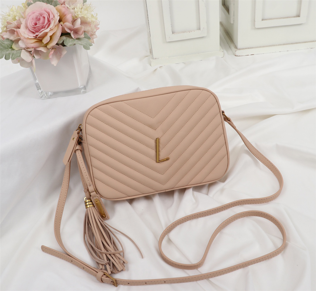 New handbag 7A high-end quality fashion handbag one shoulder diagonal cross leather woman's bag elegant bag Interior Compartment 26828
New handbag 7A high-end quality fashion handbag one shoulder diagonal cross leather woman's bag elegant bag Interior Compartment 26828