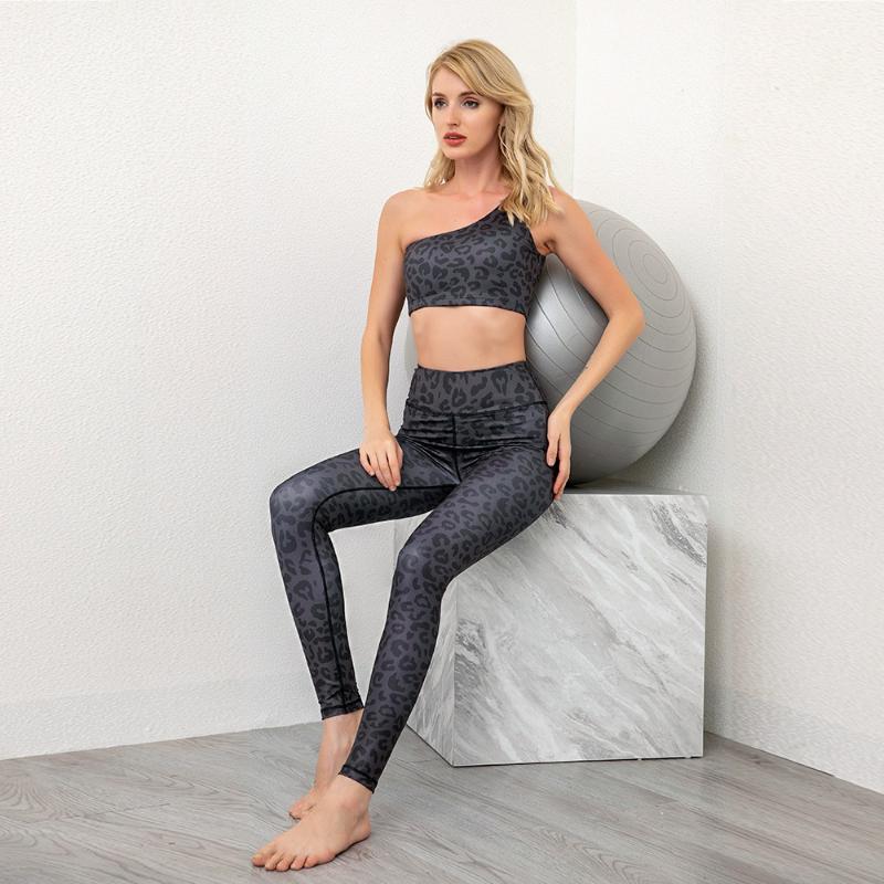 NEW Women Gym Suit Yoga Leggings High Quality Printing Women Sports Yoga Pants Gym Clothing Clothing Set, As pic
NEW Women Gym Suit Yoga Leggings High Quality Printing Women Sports Yoga Pants Gym Clothing Clothing Set, As pic