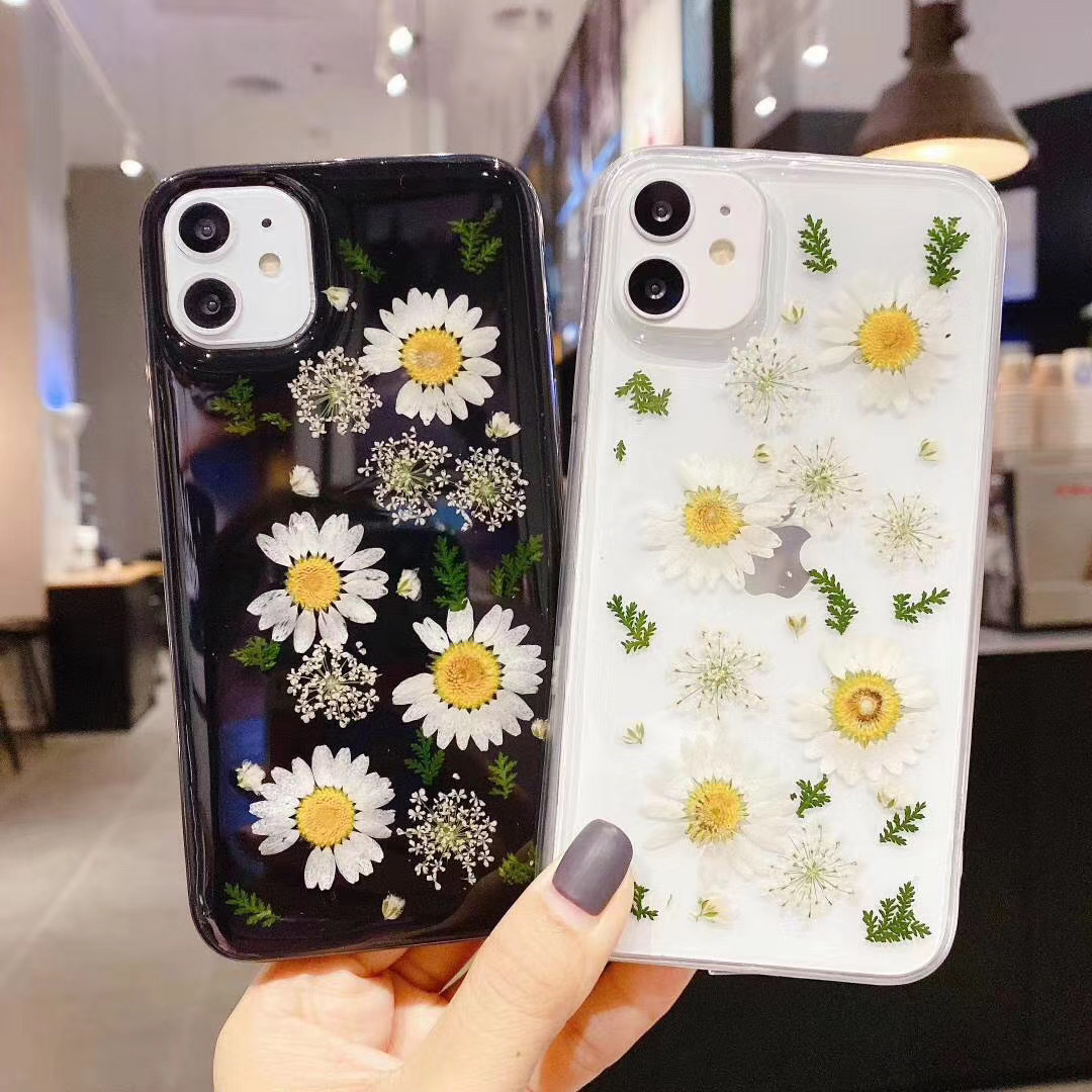 Hot Sale Real Dry Flower Daisy Phone Case for iPhone 11 Pro Beautiful Girls Epoxy Clear TPU Back Cover for iPhone 6/7/8/Plus/X/XS/XR/MAX, Black
Hot Sale Real Dry Flower Daisy Phone Case for iPhone 11 Pro Beautiful Girls Epoxy Clear TPU Back Cover for iPhone 6/7/8/Plus/X/XS/XR/MAX, Black