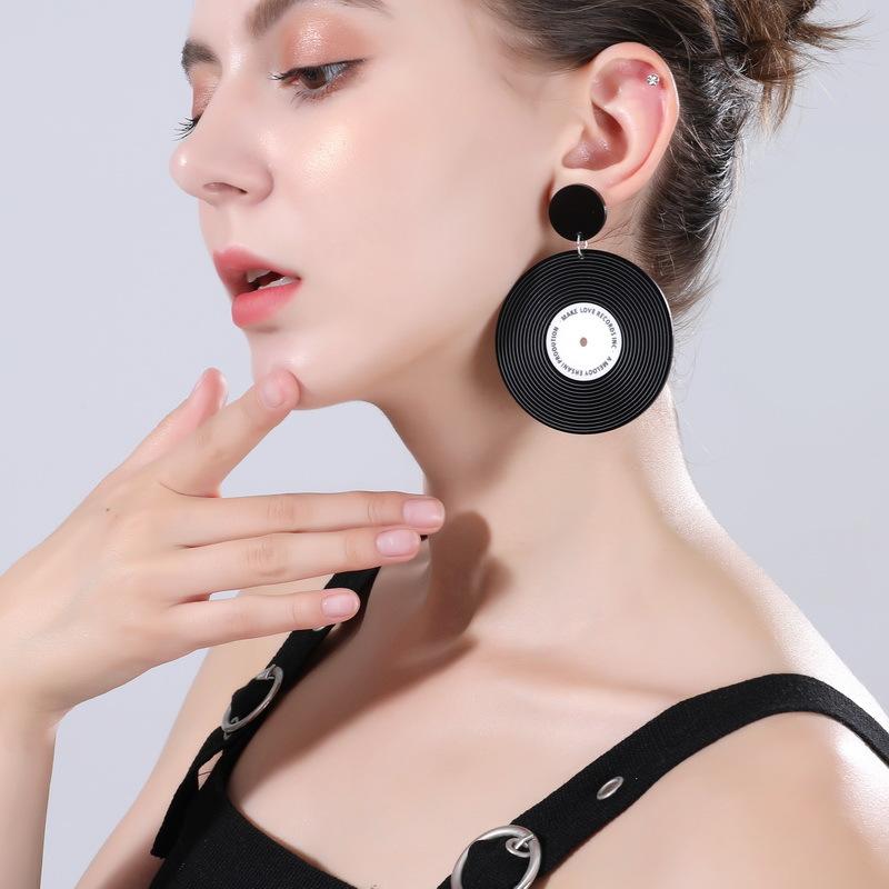 Vintage Black Vinyl Record Acrylic Earrings For Women Personality Transparent Circle Record Drop Dangling Earrings
Vintage Black Vinyl Record Acrylic Earrings For Women Personality Transparent Circle Record Drop Dangling Earrings