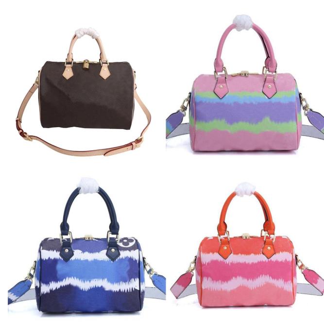 Laser Hand Luggage Travel Bag Waterproof Duffel Duffle Men Handbag Tote Boys European and American Style Unisex Women Luxury Women Handbags
Laser Hand Luggage Travel Bag Waterproof Duffel Duffle Men Handbag Tote Boys European and American Style Unisex Women Luxury Women Handbags