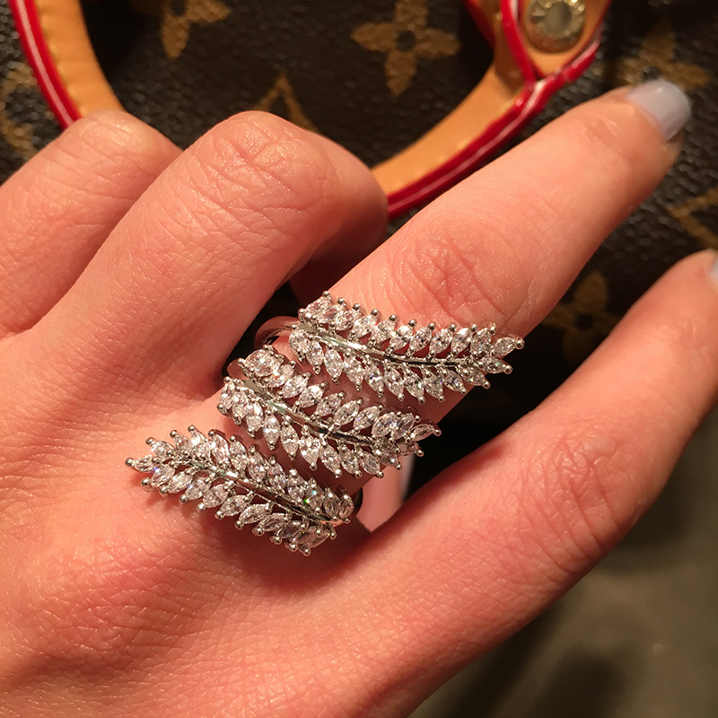 Have Fun shoppingEuropean and American exaggerated forefinger ring female atmosphere hipster tail ring
Have Fun shoppingEuropean and American exaggerated forefinger ring female atmosphere hipster tail ring