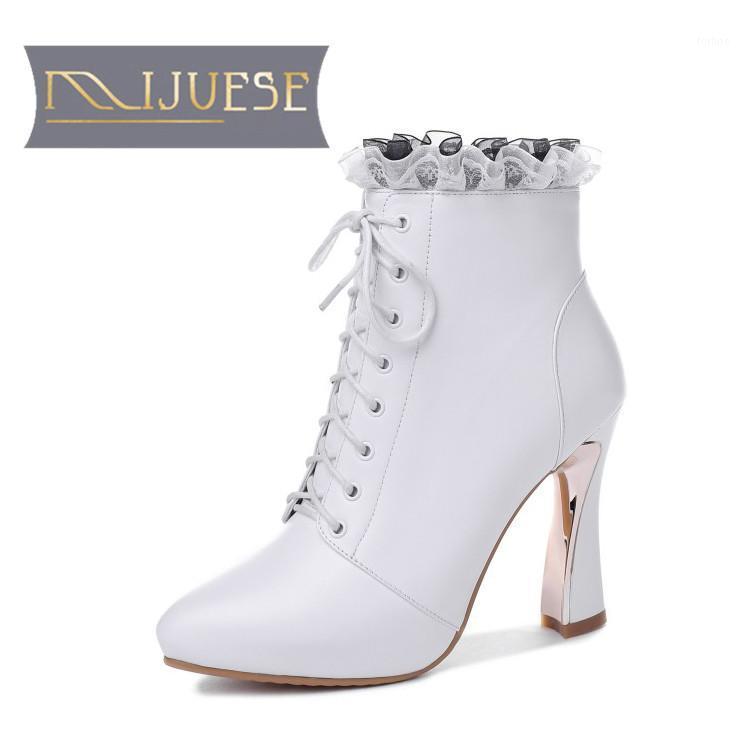 MLJUESE 2021 women Ankle boots Cow leather Winter short plush Pointed Toe Ruffles Super High heels female boots size 401, White
MLJUESE 2021 women Ankle boots Cow leather Winter short plush Pointed Toe Ruffles Super High heels female boots size 401, White