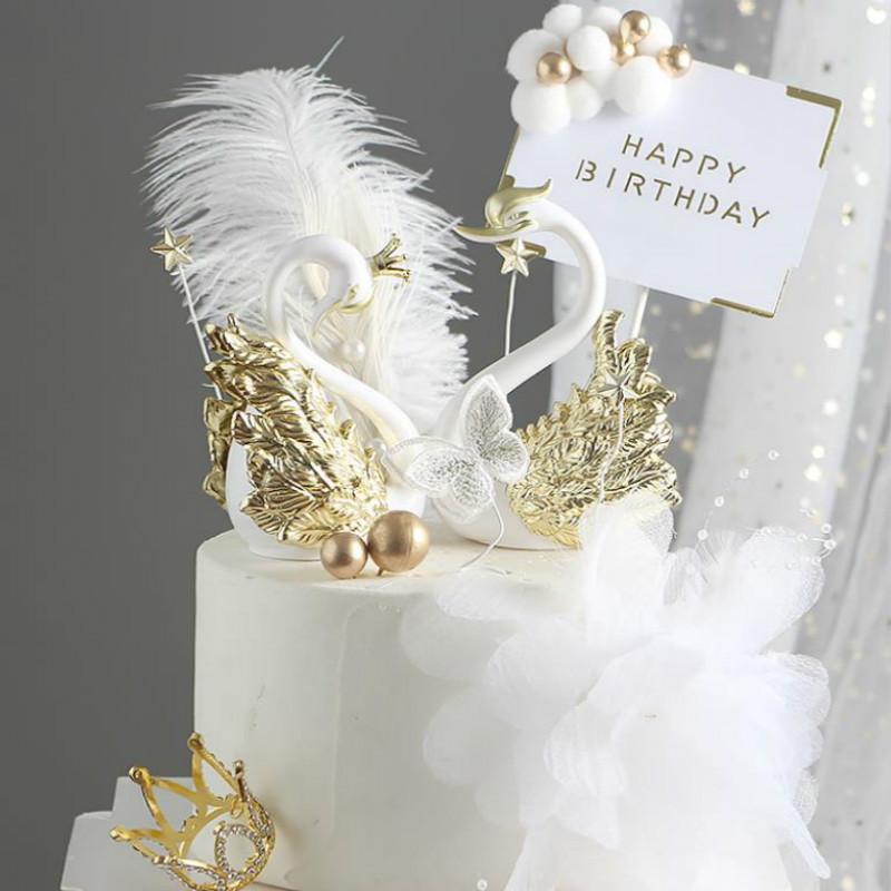 1Pc Lovely Sweet Swan Ornaments Gold and White Swan Wrapped Yarn Cake Ornaments Beautiful Cake Supplies
1Pc Lovely Sweet Swan Ornaments Gold and White Swan Wrapped Yarn Cake Ornaments Beautiful Cake Supplies