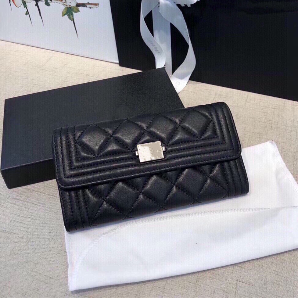 High Quality classic Long Wallet for Women Purse Zipper Bag Ladies Card Holder Pocket Genuine leather Coin Purse size 19cm with box, Silver
High Quality classic Long Wallet for Women Purse Zipper Bag Ladies Card Holder Pocket Genuine leather Coin Purse size 19cm with box, Silver