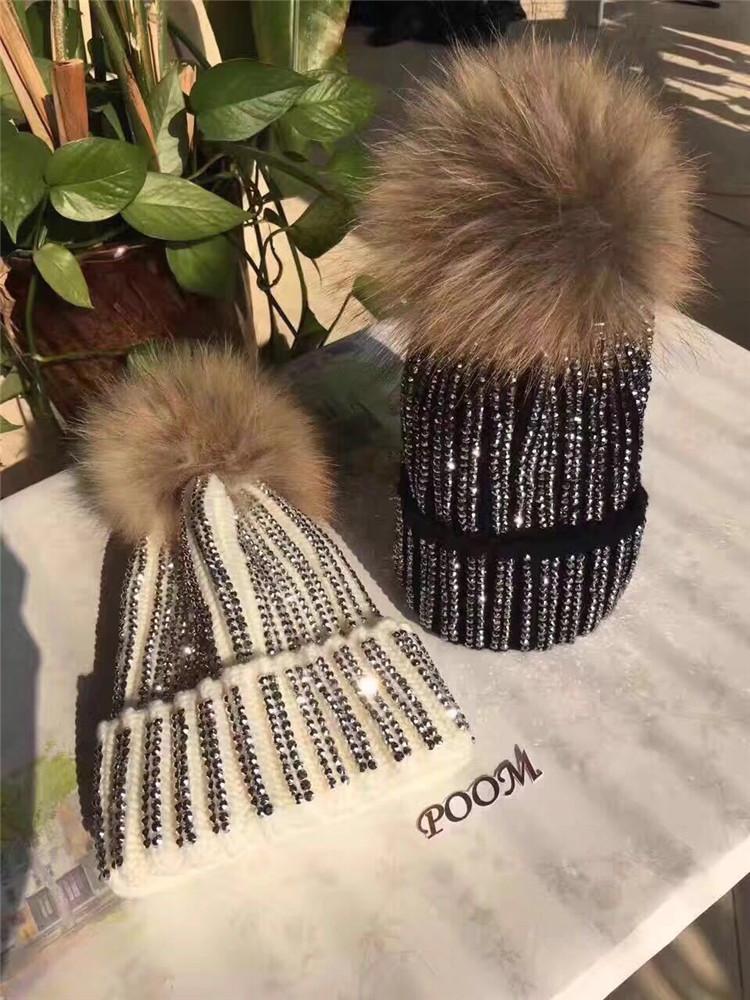 202011-shi8711 winter warm Diamond Fashion Raccoon fur pompon street lady Skullies Beanies cap women outdoor leisure hat, White
202011-shi8711 winter warm Diamond Fashion Raccoon fur pompon street lady Skullies Beanies cap women outdoor leisure hat, White