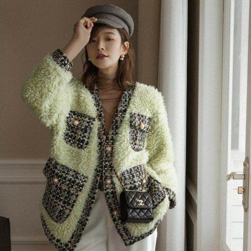 green loose clothes streetwear single-breasted turn-down collar Lambskin short winter new tweed coat for women C478
green loose clothes streetwear single-breasted turn-down collar Lambskin short winter new tweed coat for women C478