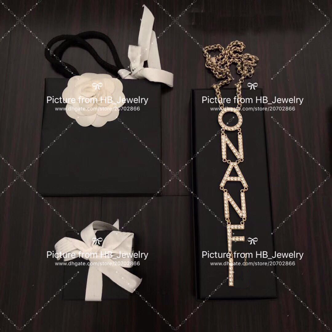 Fashion brand letter Designer necklace iced out chains for lady Women Party Wedding Lovers gift engagement Luxury Jewelry With BOX, Black
Fashion brand letter Designer necklace iced out chains for lady Women Party Wedding Lovers gift engagement Luxury Jewelry With BOX, Black