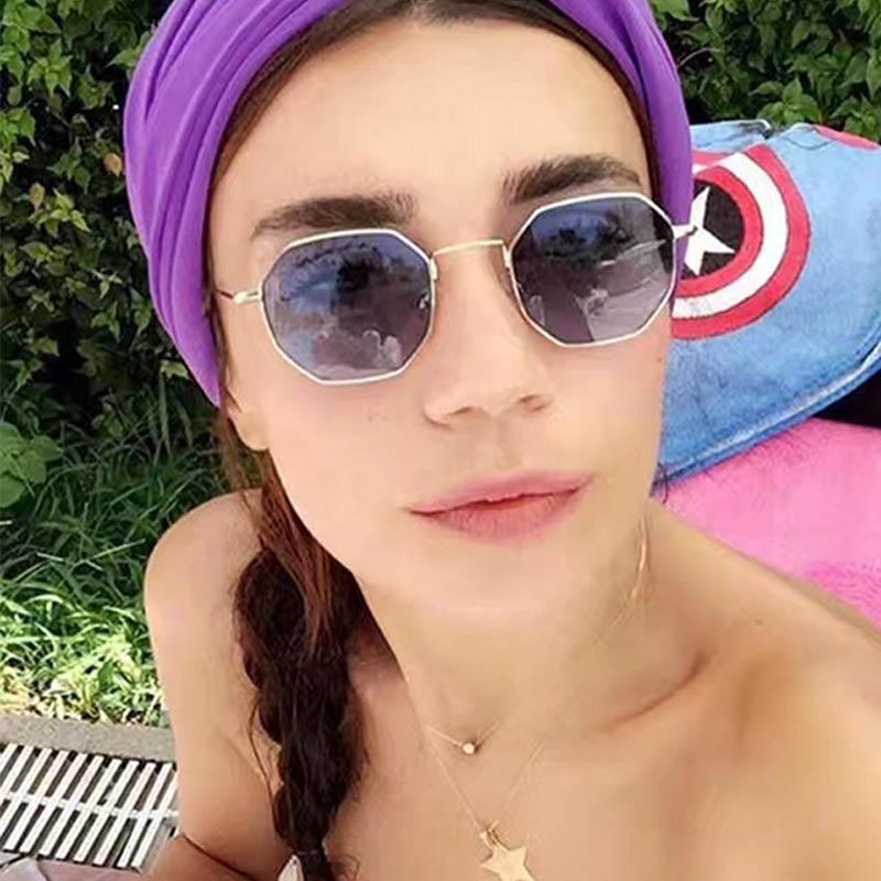 Q Metal Frame Brand Designer Octagon Women Sunglasses Square Vintage Retro Fashion Transparent UV400 Female Gafas
Q Metal Frame Brand Designer Octagon Women Sunglasses Square Vintage Retro Fashion Transparent UV400 Female Gafas