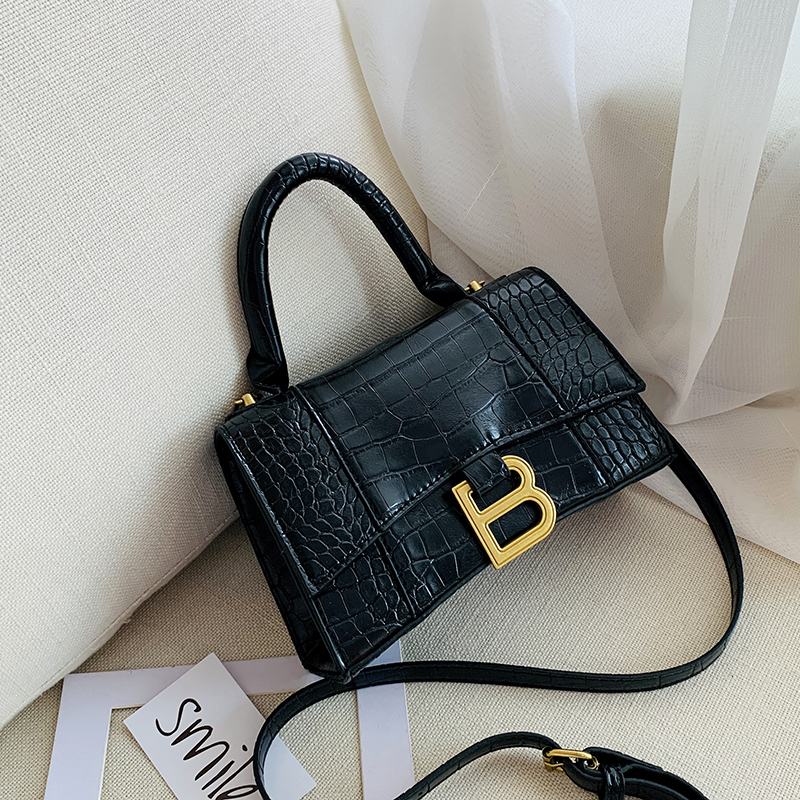 Casual Panelled Womens Handbags Simple Letter Print Crossbody Bags For Women Fashion Pu Cover Design Purse Ladies Shoulder Bag, Black
Casual Panelled Womens Handbags Simple Letter Print Crossbody Bags For Women Fashion Pu Cover Design Purse Ladies Shoulder Bag, Black