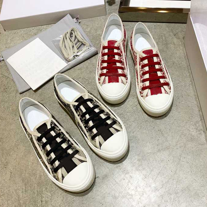 Designer Sneakers WALK n Oblique Shoes Gray Black White Embroidered Cotton Trainers Lace up Canvas Shoe Platform Sneaker, Gold
Designer Sneakers WALK n Oblique Shoes Gray Black White Embroidered Cotton Trainers Lace up Canvas Shoe Platform Sneaker, Gold