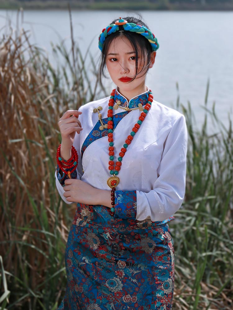 Tibetan Casual Ethnic clothing women spring autumn Traditional Tibet Kangba robe embroidery Top + Skirt Daily life clothes Girl