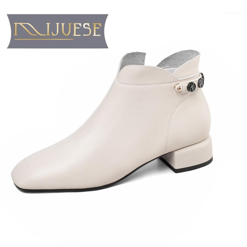 MLJUESE 2021 women soft ankle boots cow leather zippers boots winter short plush square toe low heel women1, Black
MLJUESE 2021 women soft ankle boots cow leather zippers boots winter short plush square toe low heel women1, Black