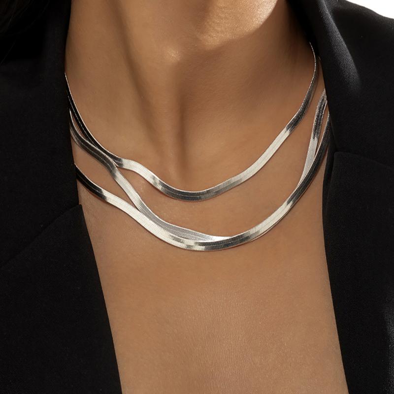 Chains Boho Flat Snake Chain Multilayer Necklace Women's Retro Personality 2022 Fashion Creative Charm Clavicle Necklaces Girl Jewelry
Chains Boho Flat Snake Chain Multilayer Necklace Women's Retro Personality 2022 Fashion Creative Charm Clavicle Necklaces Girl Jewelry